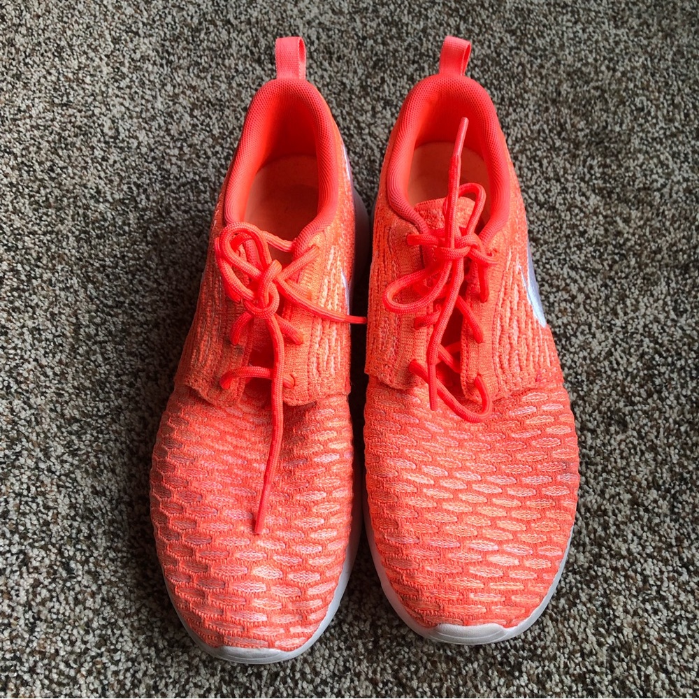 Nike Roshe Run Flyknit Sneakers Sz 8.5